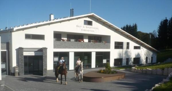 Reit- Und Sporthotel Eibenstock Bagian luar foto