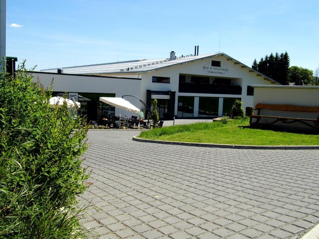 Reit- Und Sporthotel Eibenstock Bagian luar foto